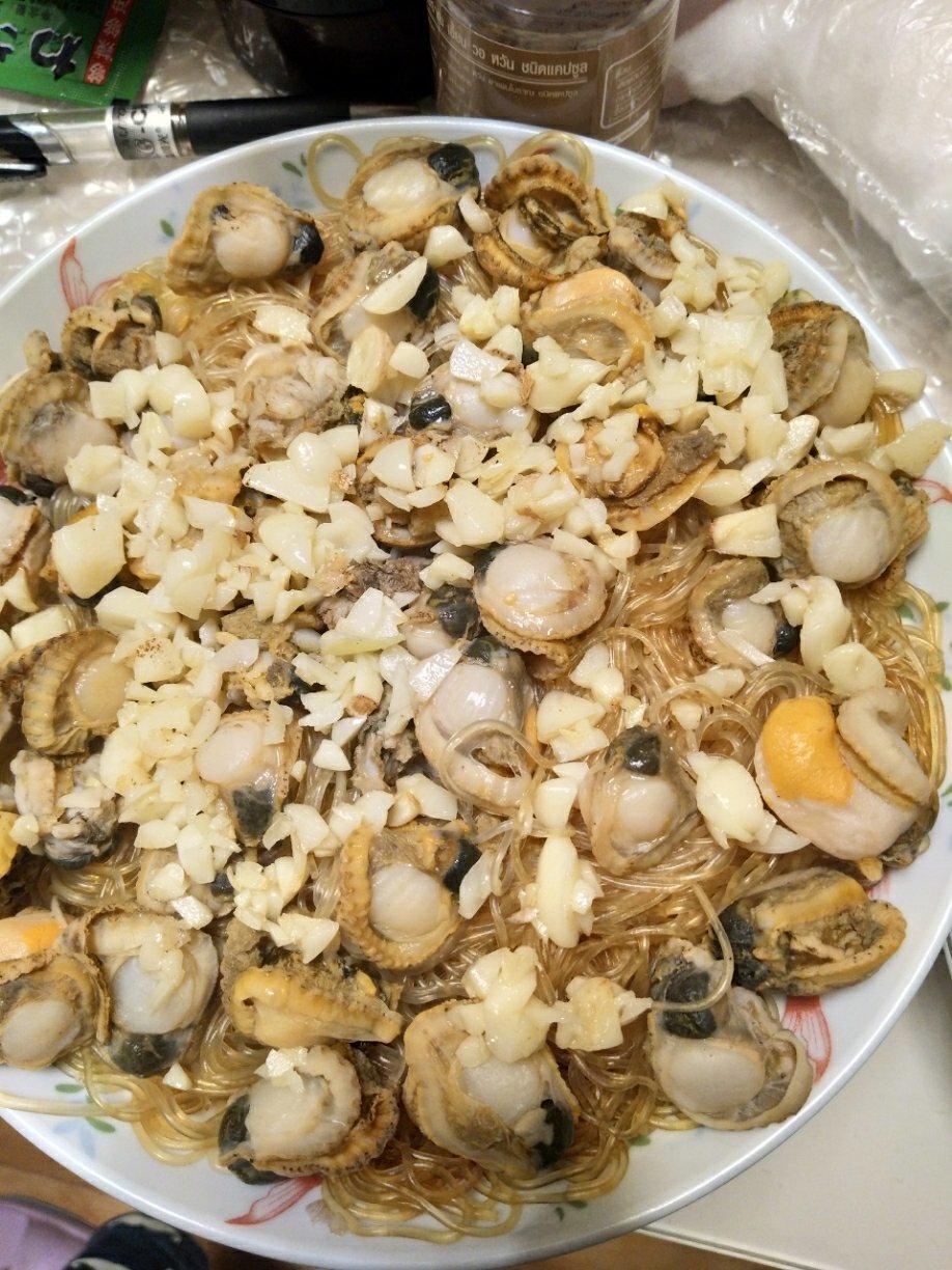 蒜蓉扇贝肉蒸粉丝