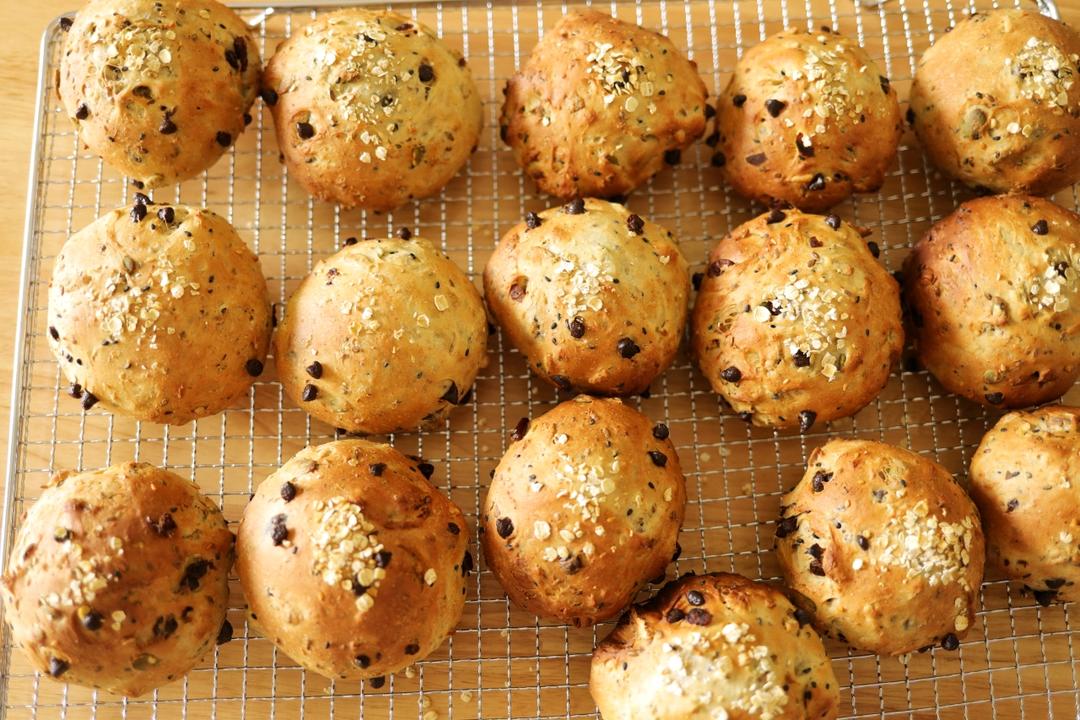 什锦坚果谷物早餐包（Muesli rolls）丨健康·烘焙