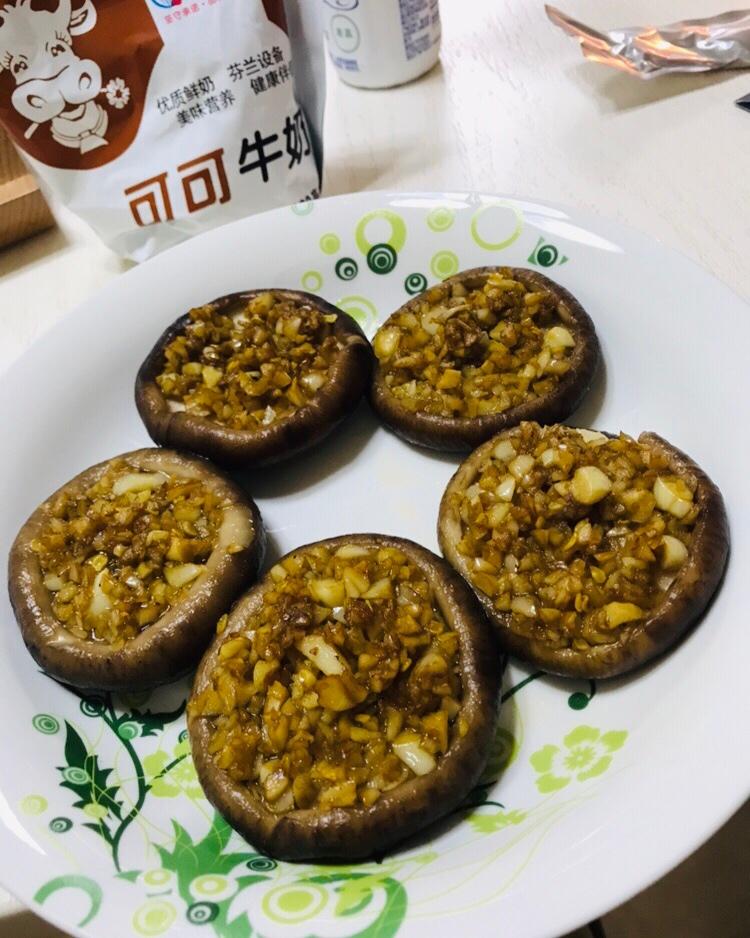 【蒜蓉烤香菇】