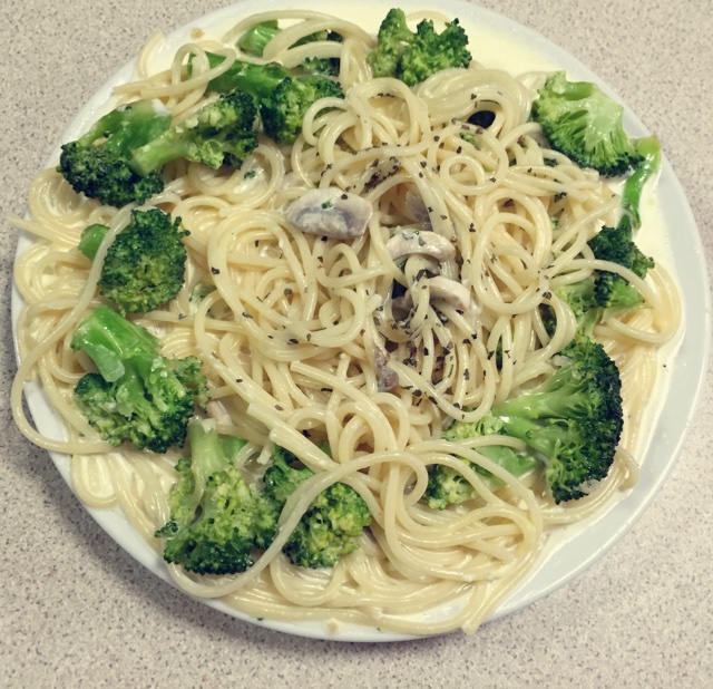 白蘑菇奶油培根意面