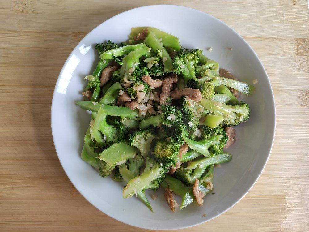 西兰花炒鸡肉