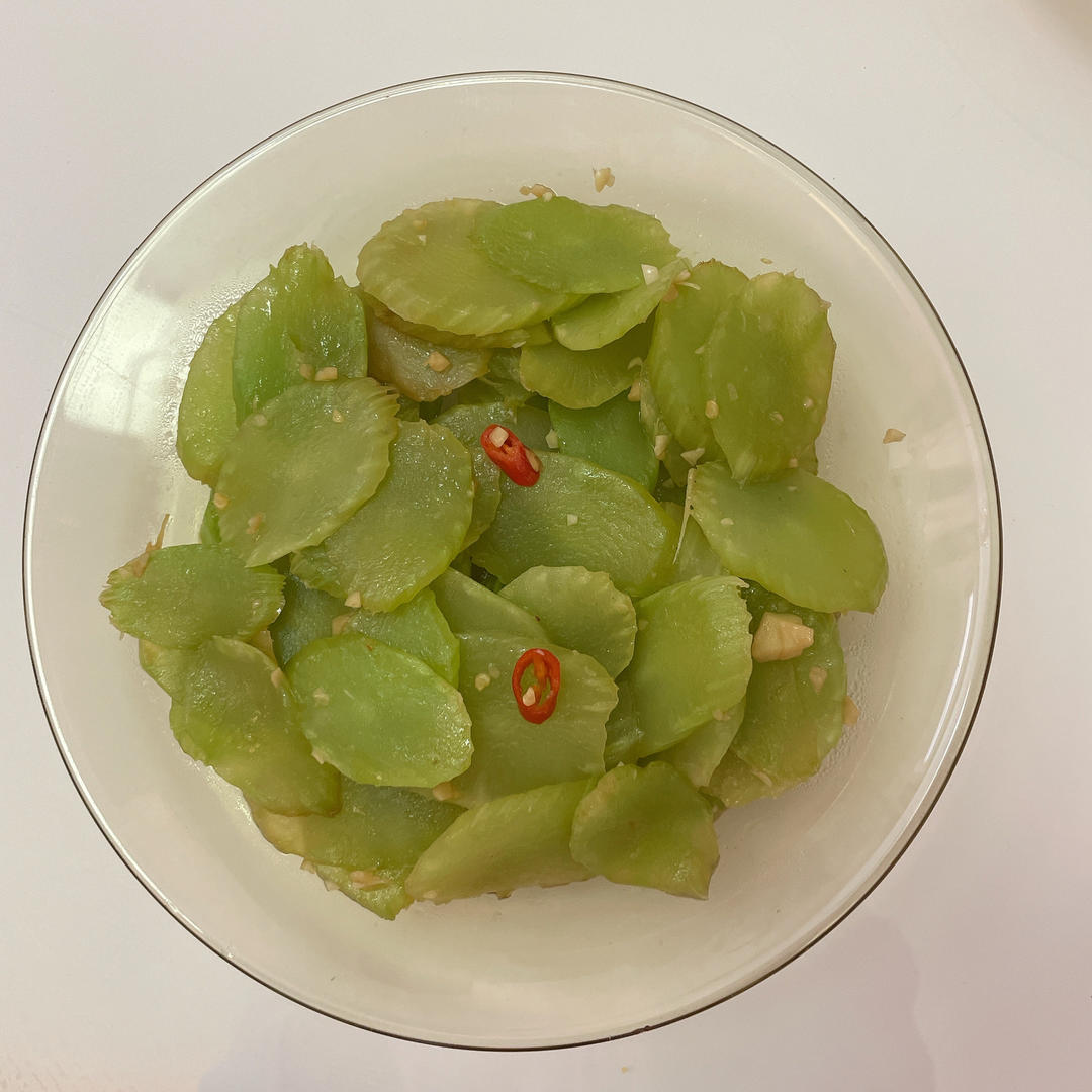 清炒莴笋