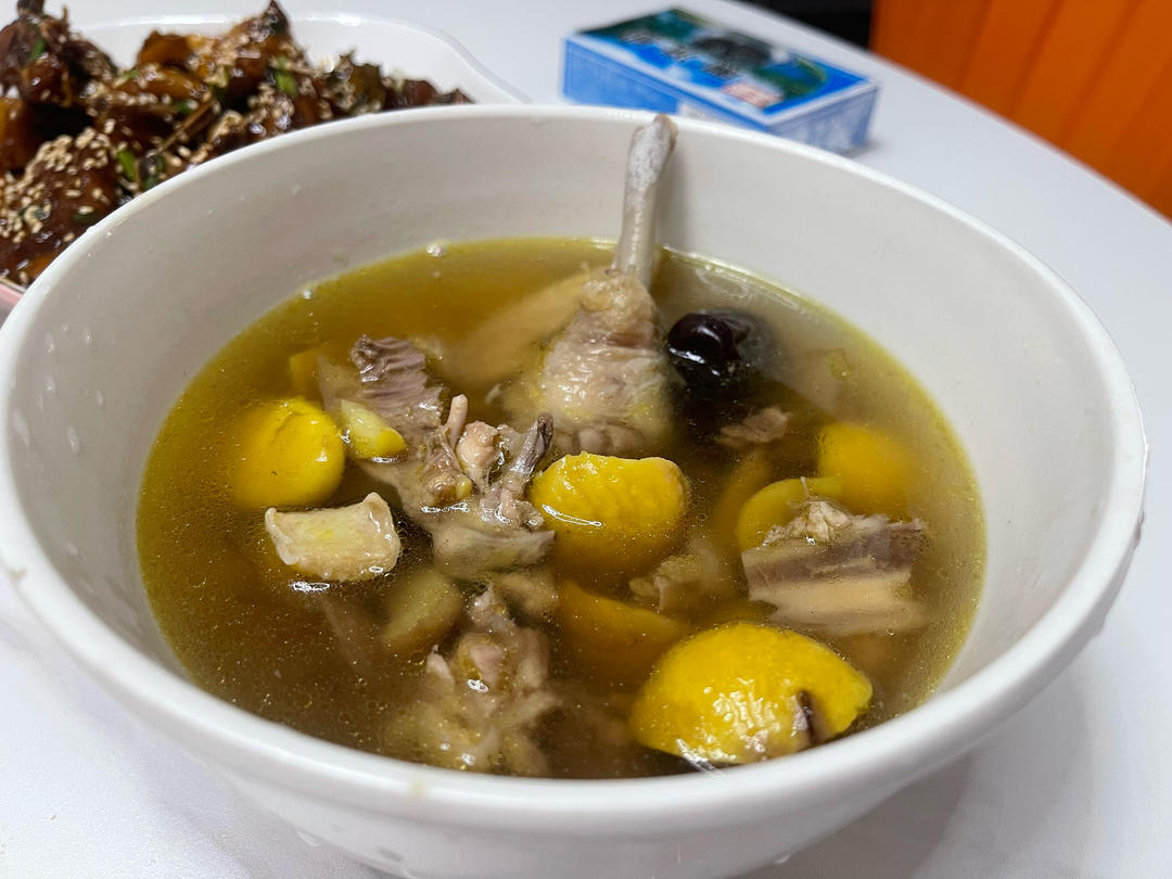 板栗炖鸡