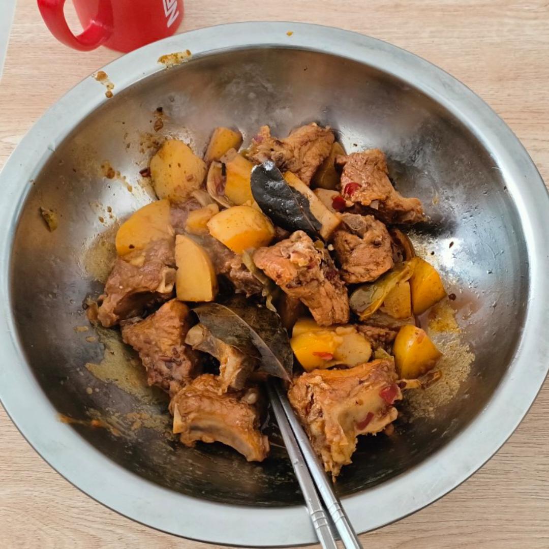 土豆炖排骨