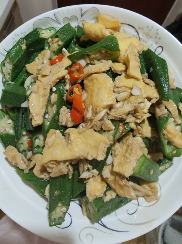 低脂低卡，好吃不胖的秋葵炒鸡蛋，巨好吃