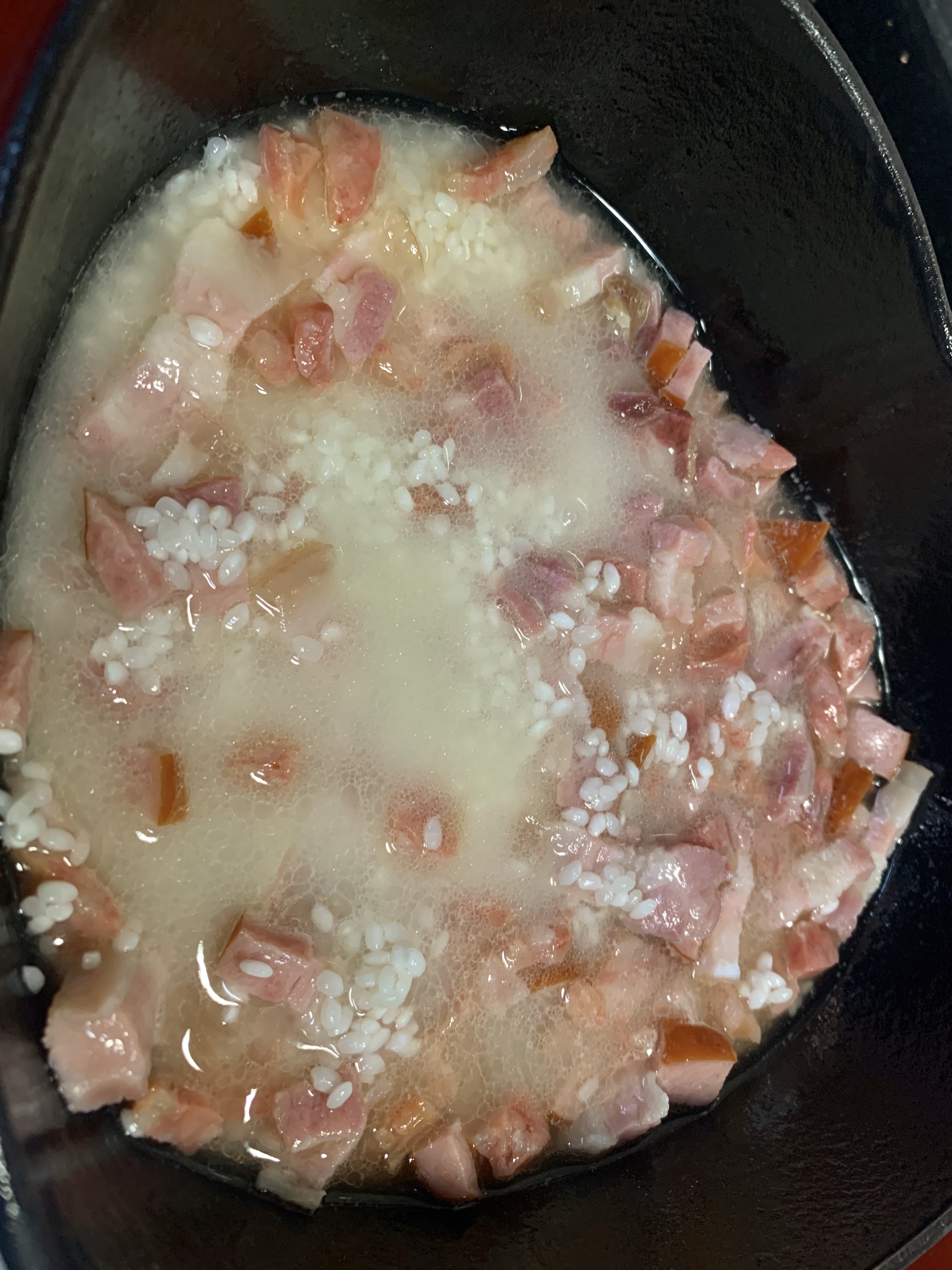 铸铁锅👉🏼成就了小盆友最爱的咸肉香肠菜饭！的做法 步骤3