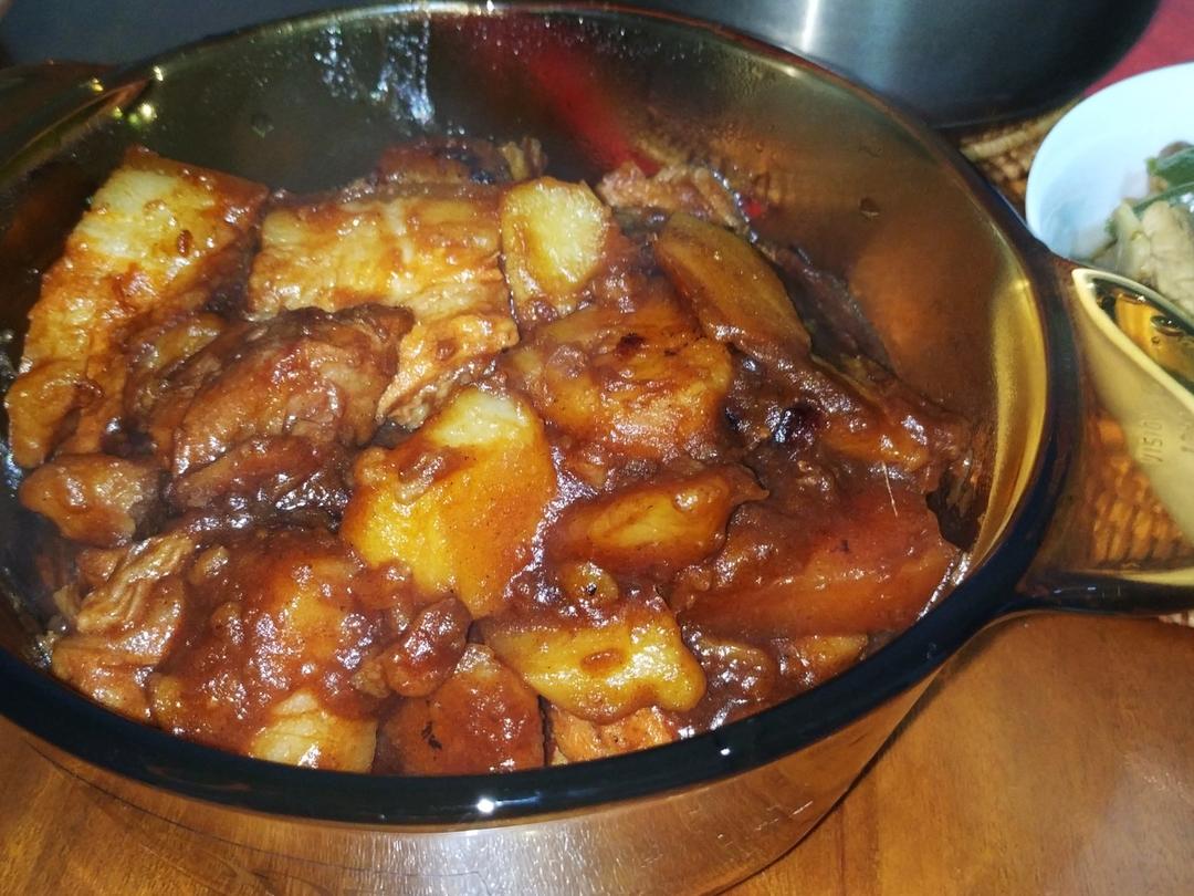 红烧肉炖土豆
