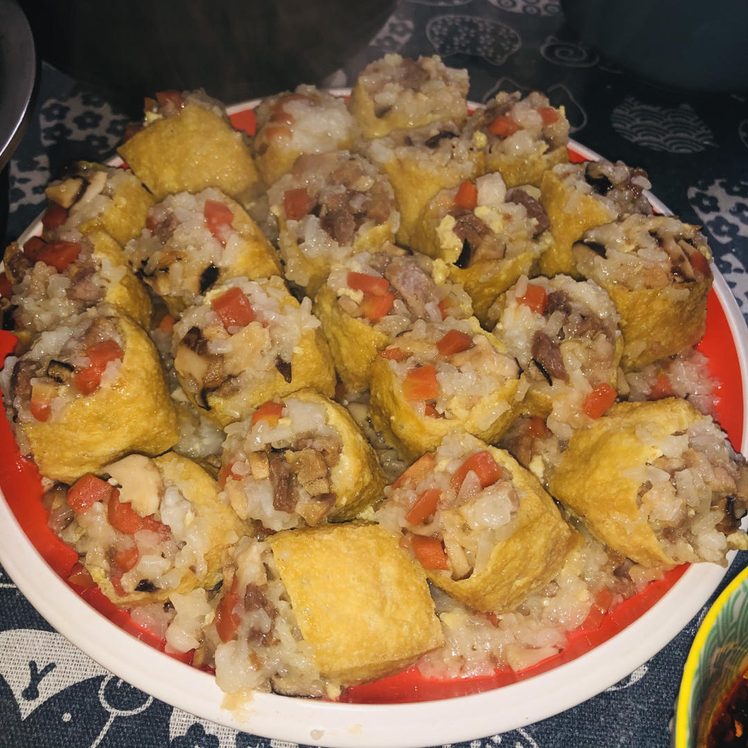 汪美伦呐做的腊味糯米油豆腐酿