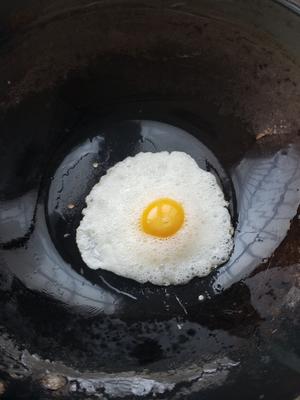 太阳蛋拌面的做法 步骤4