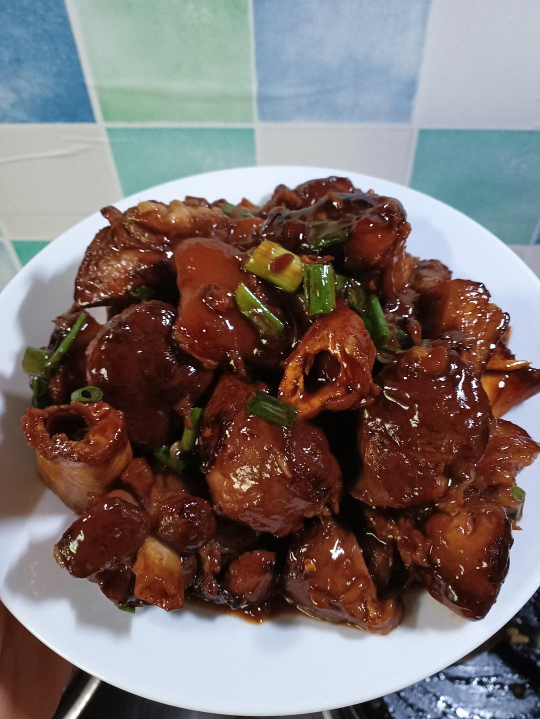 美味的家常菜：红烧猪蹄