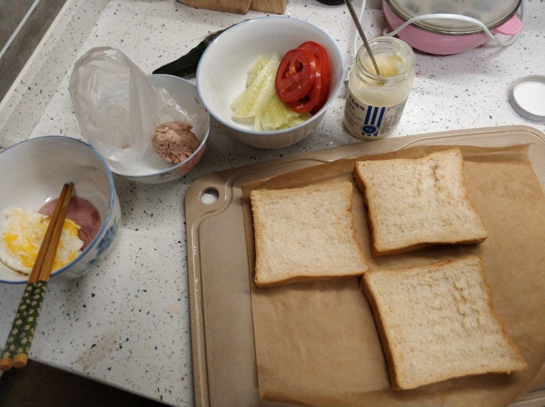奥尔良鸡腿三明治