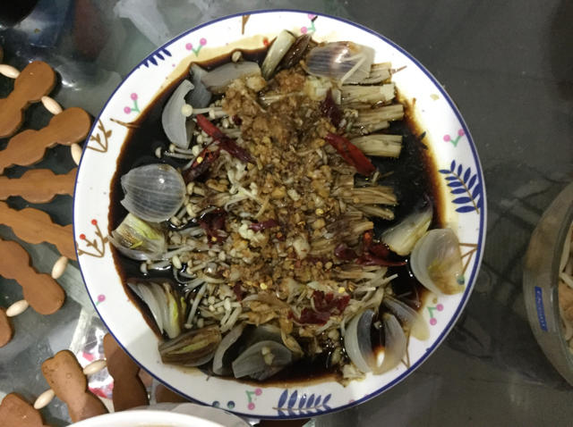 蒜泥拌金针菇