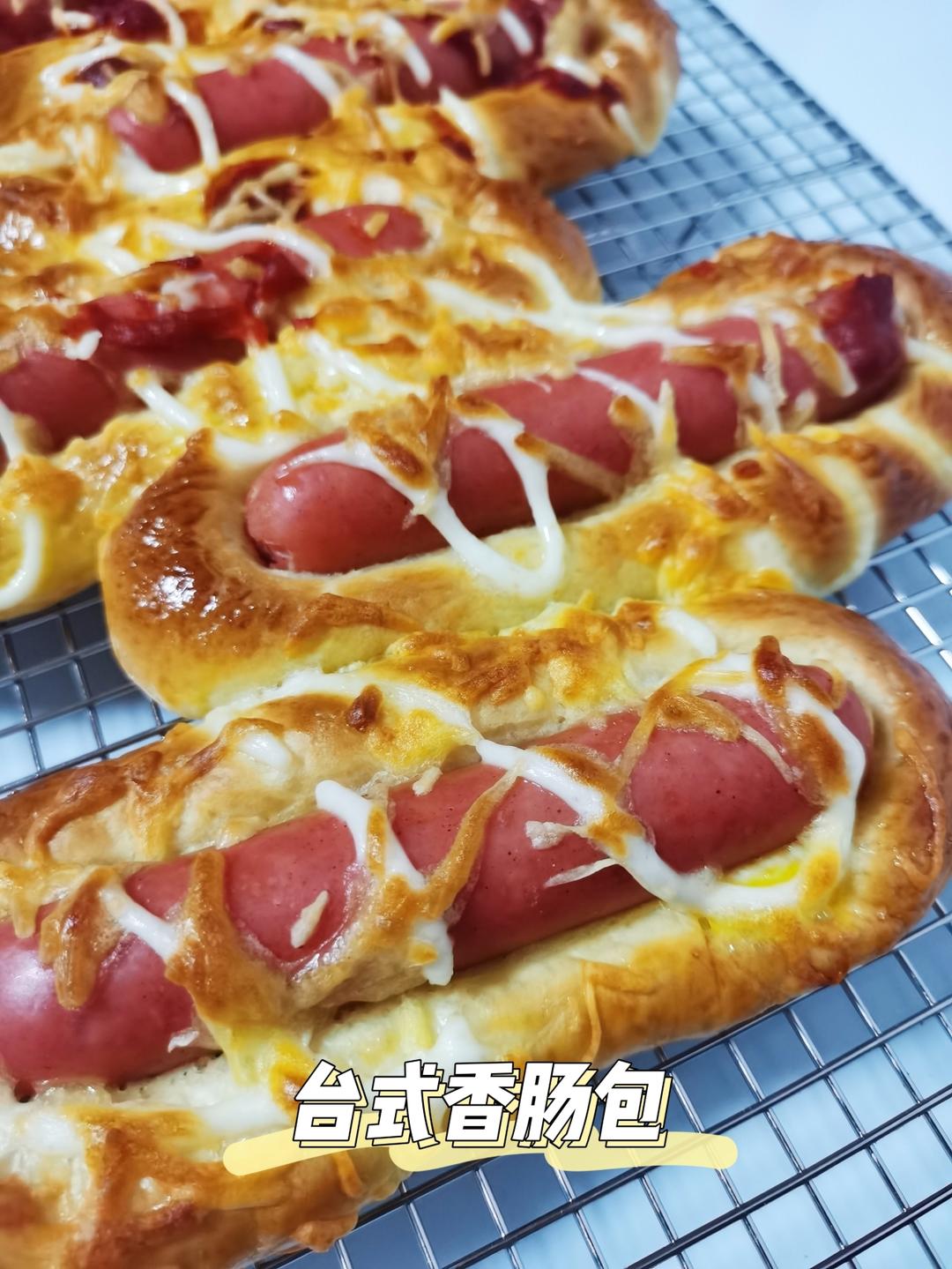 一个面团撑起一家店的台式面包—香肠面包