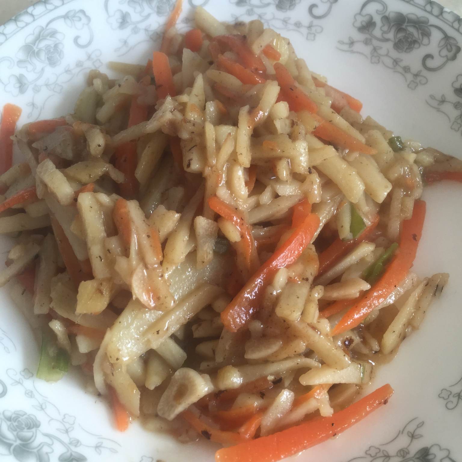 土豆萝卜丝（软香下饭版）