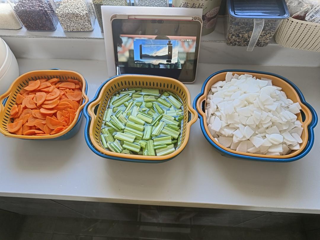 超简单的韩式腌萝卜（炸鸡萝卜）