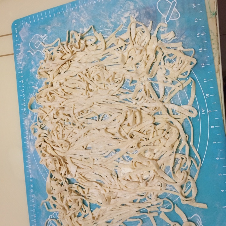 鸡蛋手擀面