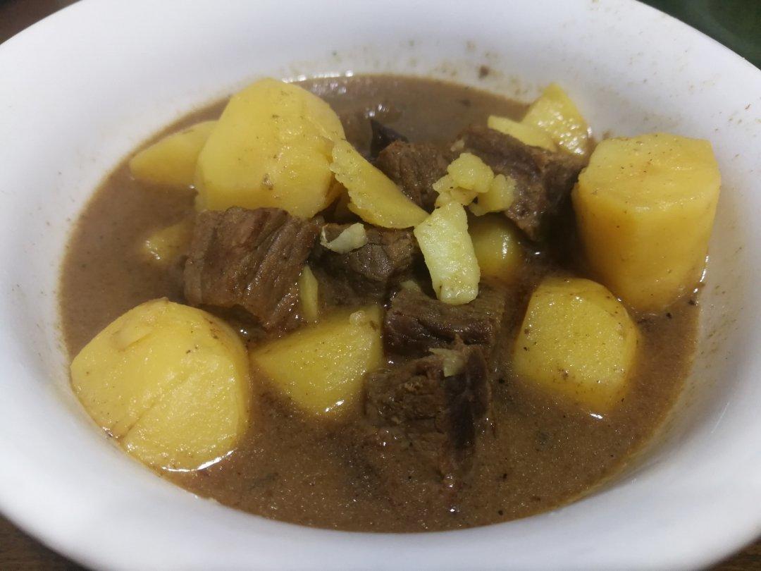 土豆炖牛肉
