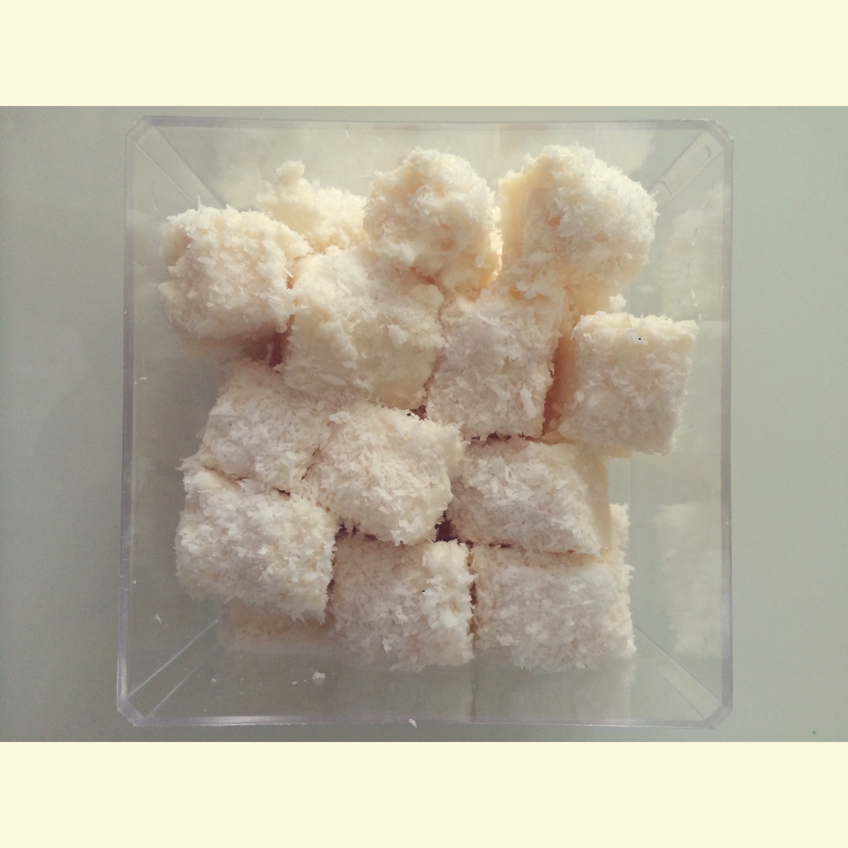 完胜85度C牛奶椰丝小方