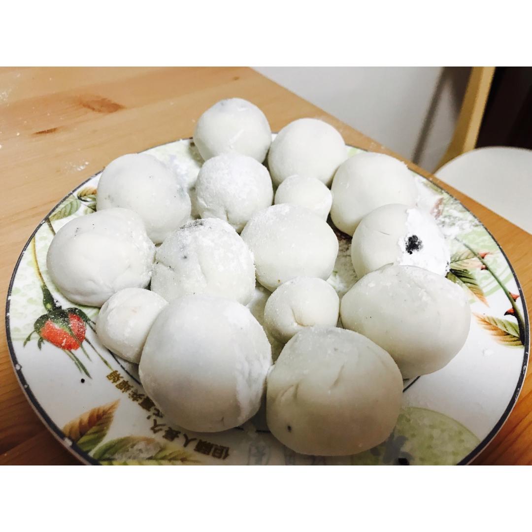 花生黑芝麻汤圆