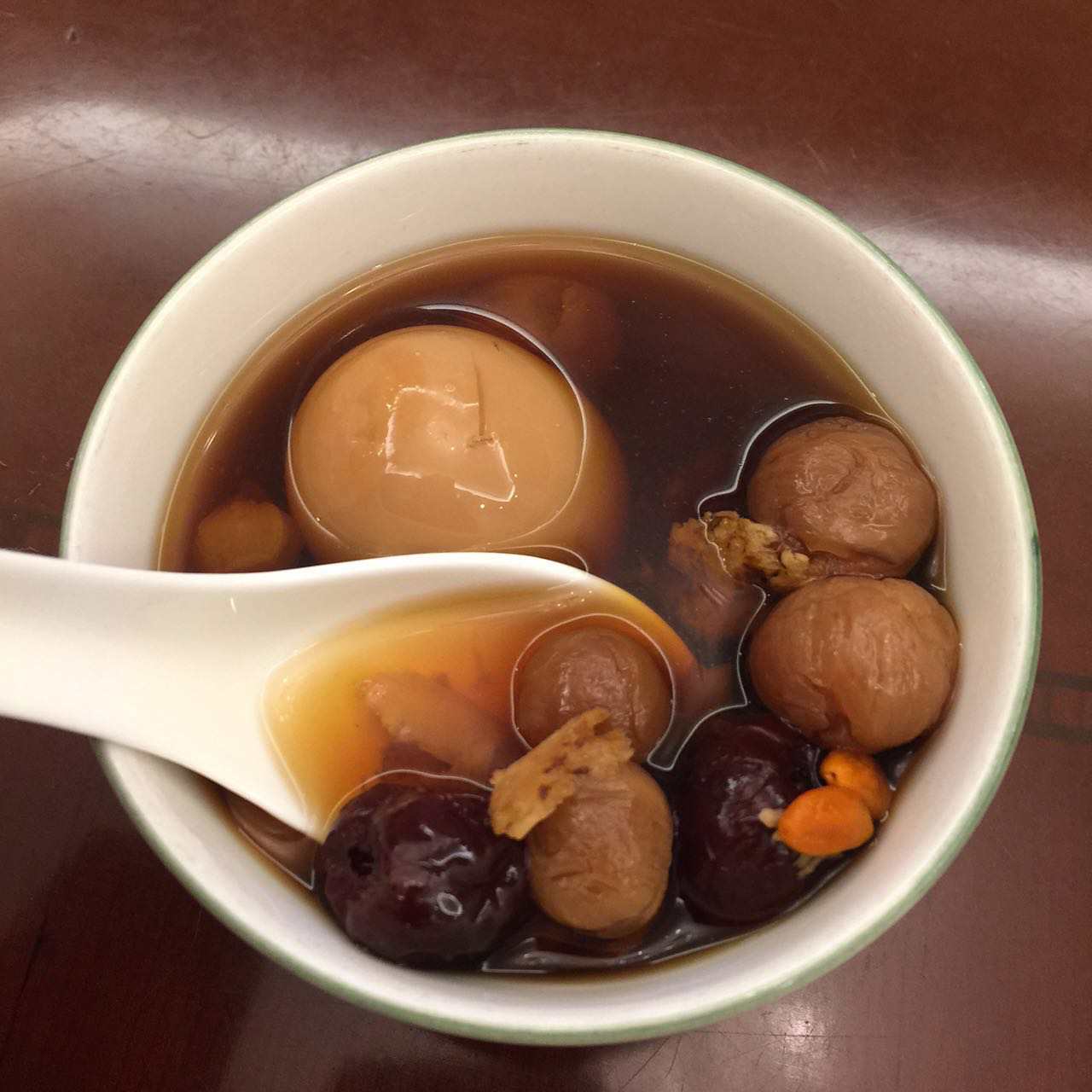 当归炖蛋（活血调经）