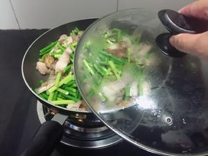 蒜苗炒烧肉的做法 步骤6