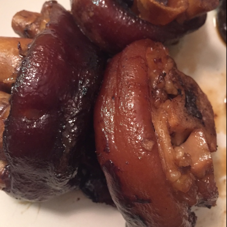 美味的家常菜：红烧猪蹄