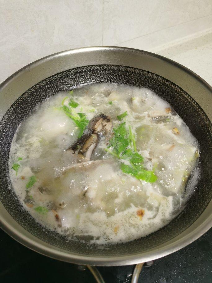 拍摄于                          2020-10-19 19:08:08赞鳗鱼汤海鳗