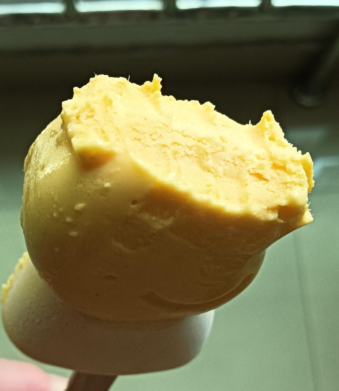 6寸草莓慕斯蛋糕