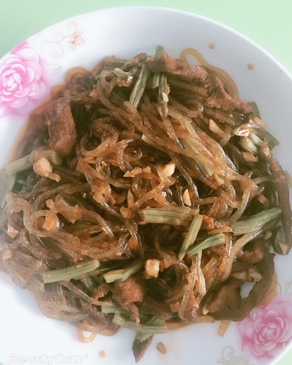 香芹炒粉条