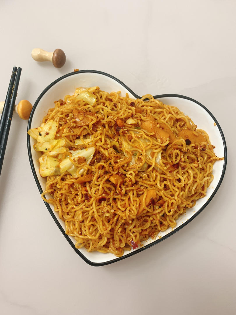 炒方便面￨幸福感爆棚