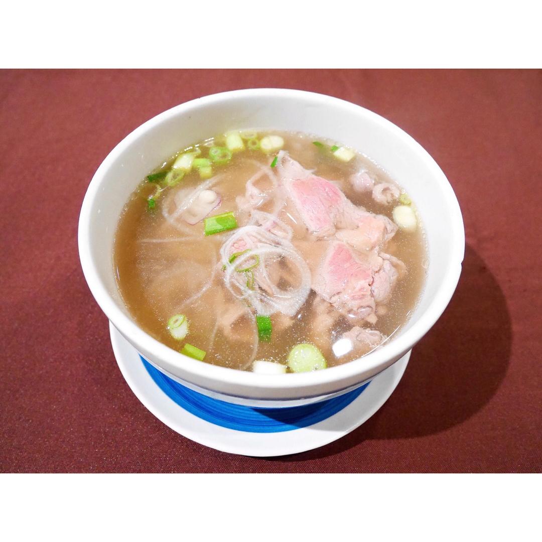 越式生牛肉河粉