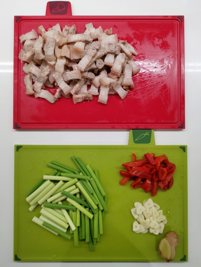 郫县之光·蒜苔回锅肉的做法 步骤3