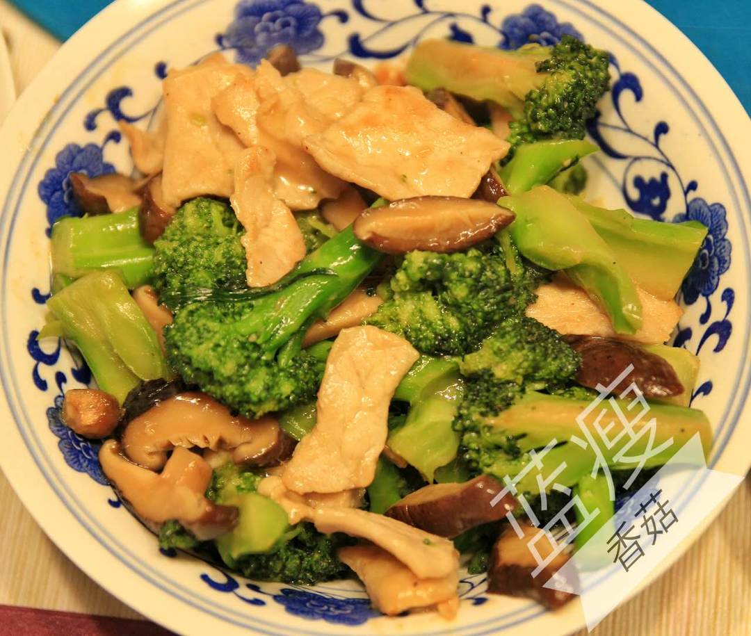蓝瘦香菇
（西蓝花瘦肉炒香菇）
