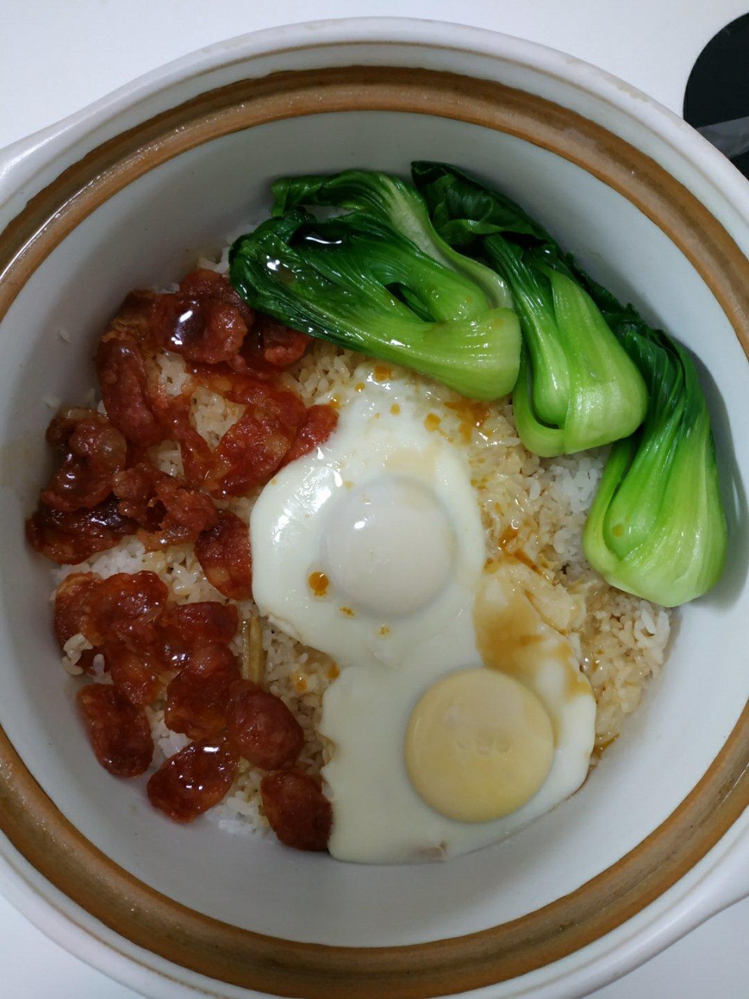 广式腊味煲仔饭