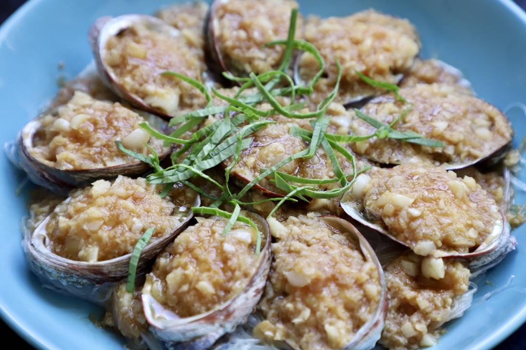 蒜蓉粉丝蒸鲍鱼