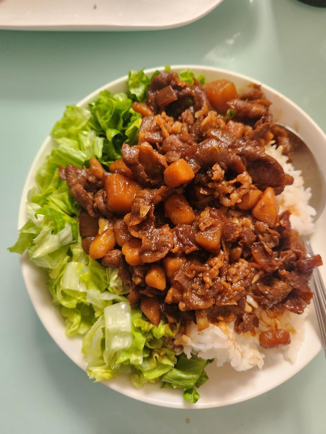 好吃到舔碗底的土豆肥牛拌饭