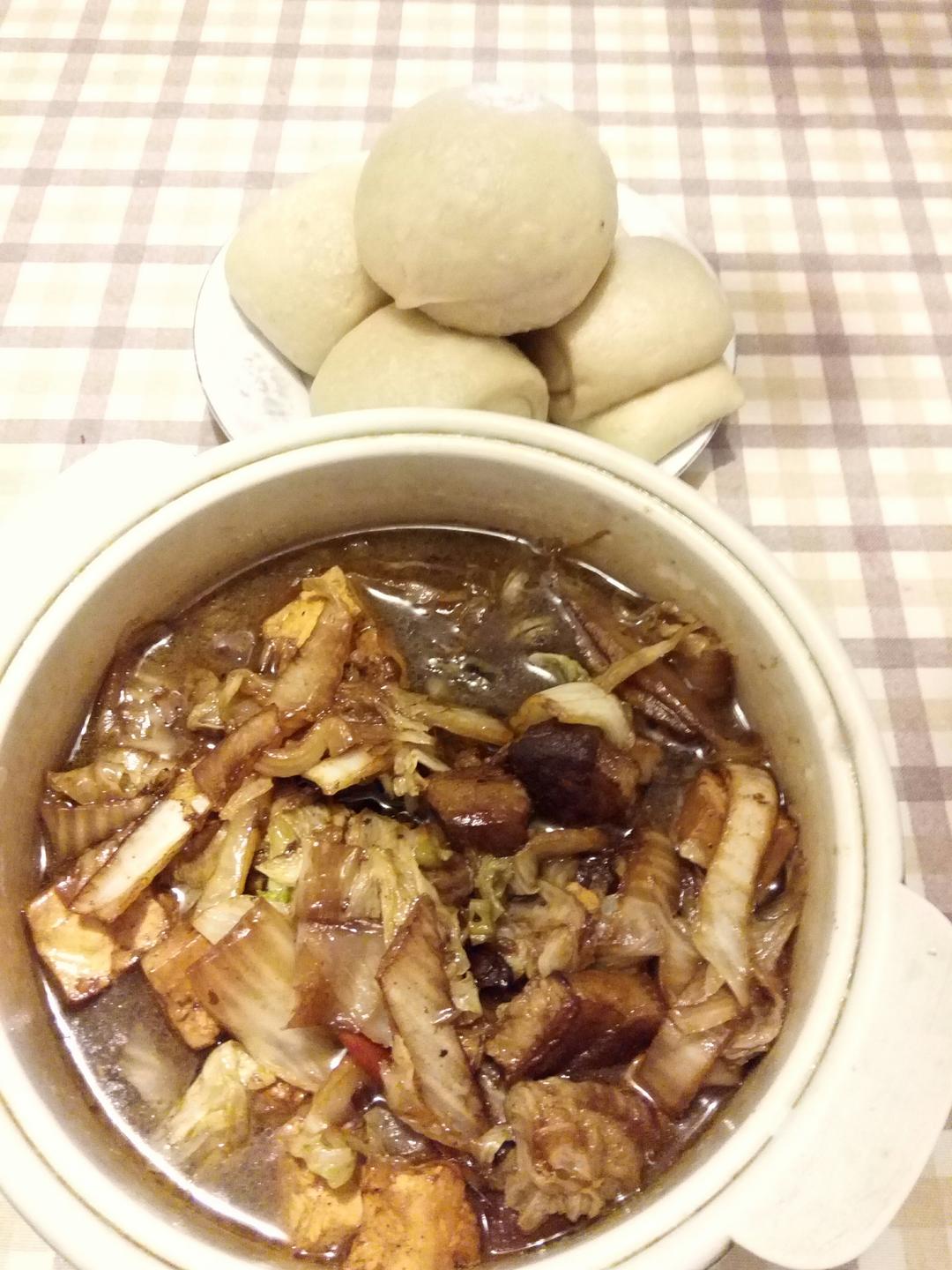 馒头猪肉炖白菜