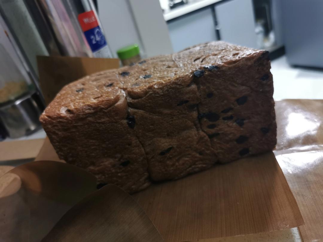 巨~巨好吃的巧克力奶油吐司