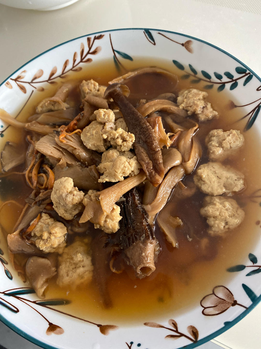 超嫩的肉饼汤