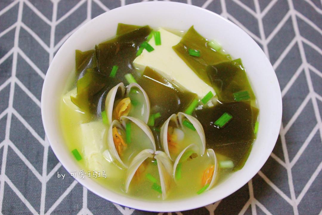 蛤蜊海带豆腐汤