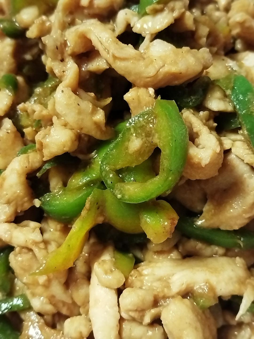 巨好吃的青椒炒鸡胸肉丝，超下饭