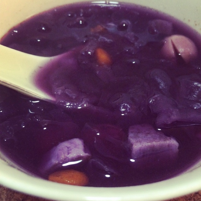 紫薯银耳莲子羹