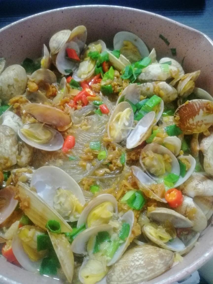 蒜蓉花甲粉丝煲