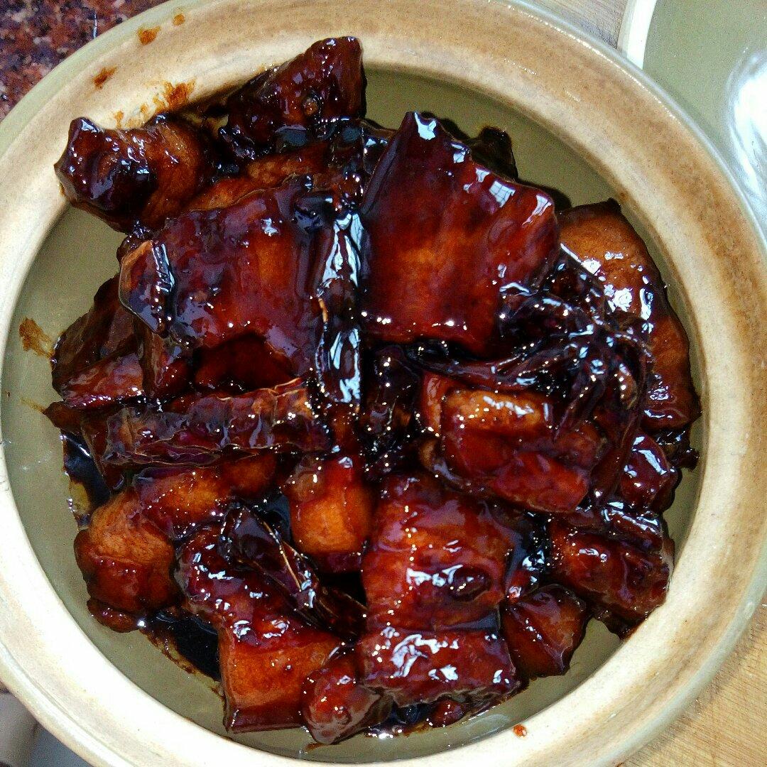 吃着碗里望着锅里的红烧肉