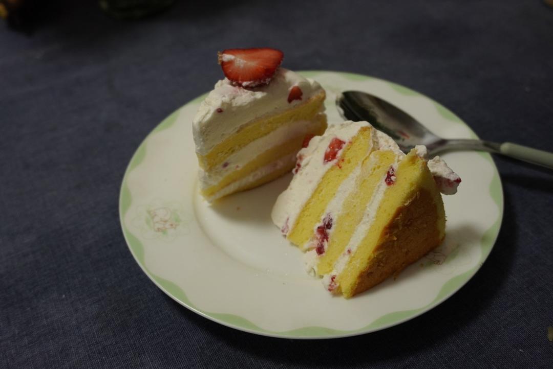 草莓奶油蛋糕–by Cooking Tree