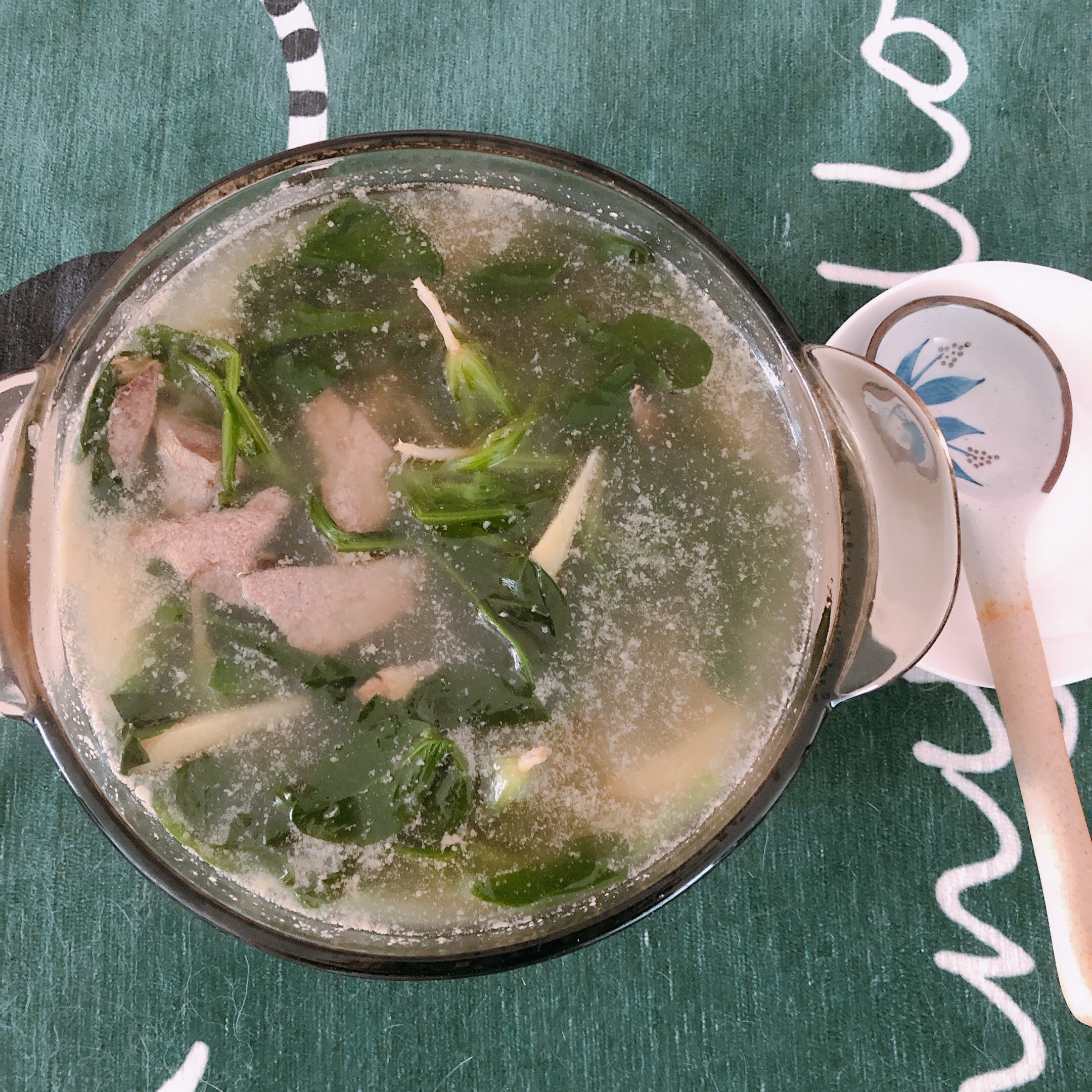美味不腥简单易做的菠菜猪肝汤