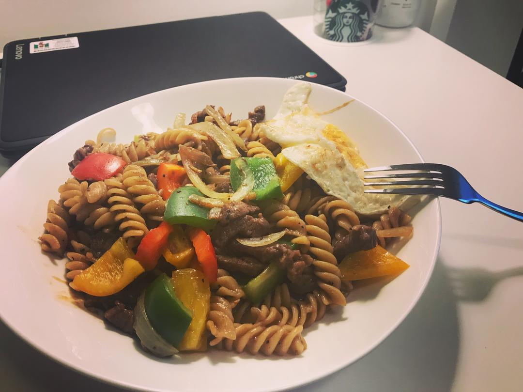 黑椒牛柳螺旋面意面Blackpepper Beef Fusilli Pasta的做法