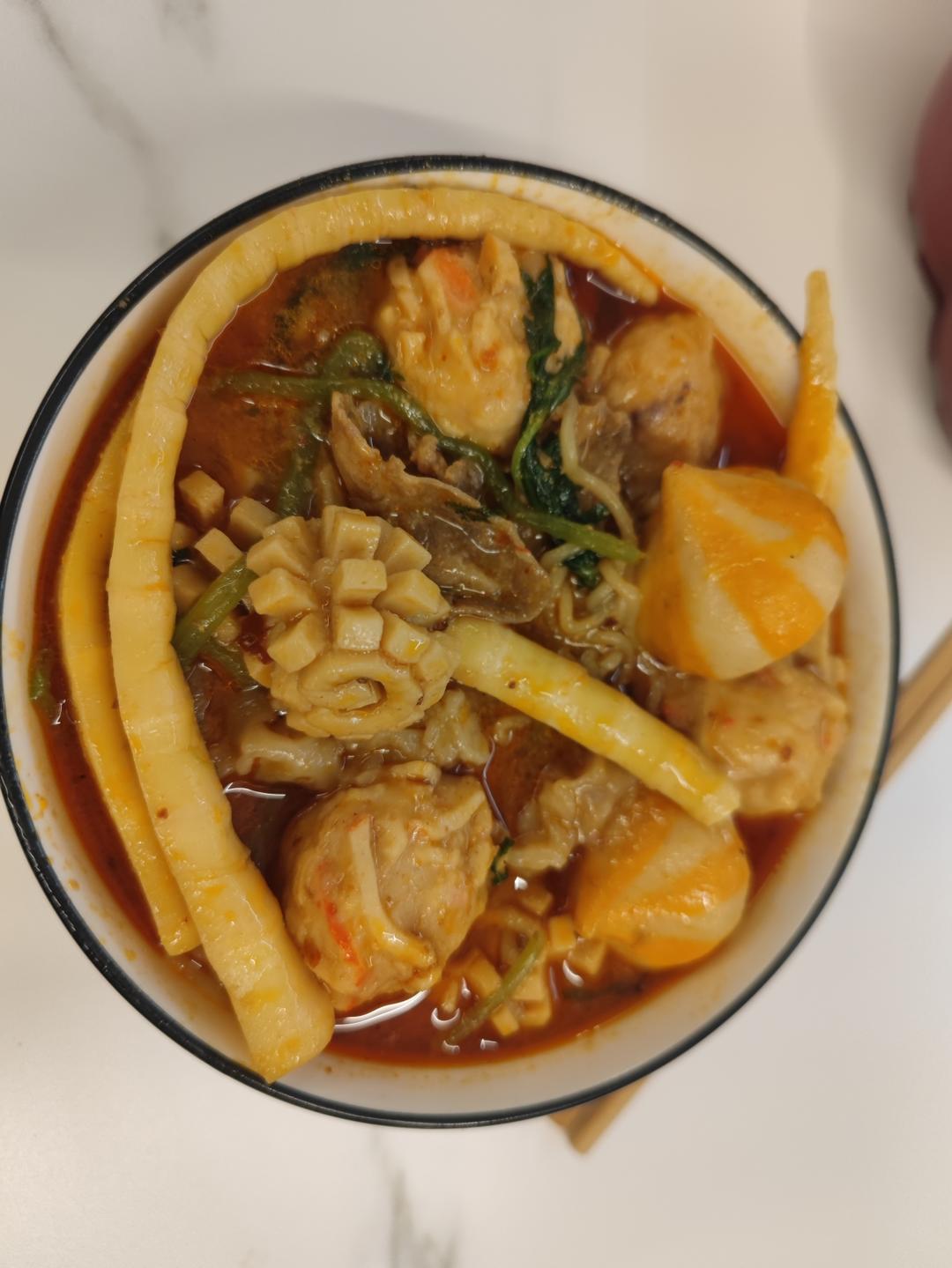 在家自己做的麻辣烫，太香了！！！