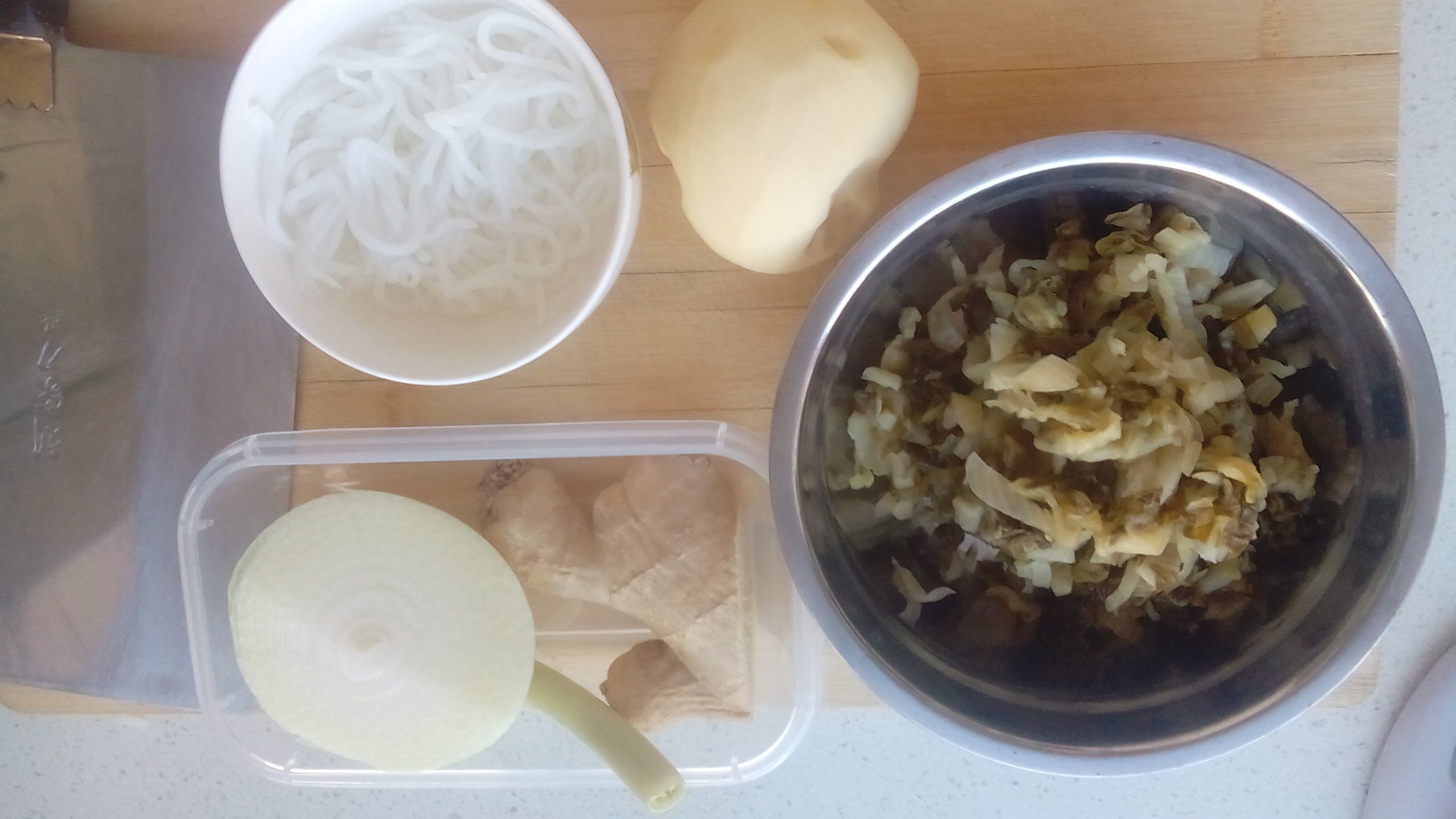 内蒙古猪肉烩酸菜的做法 步骤2