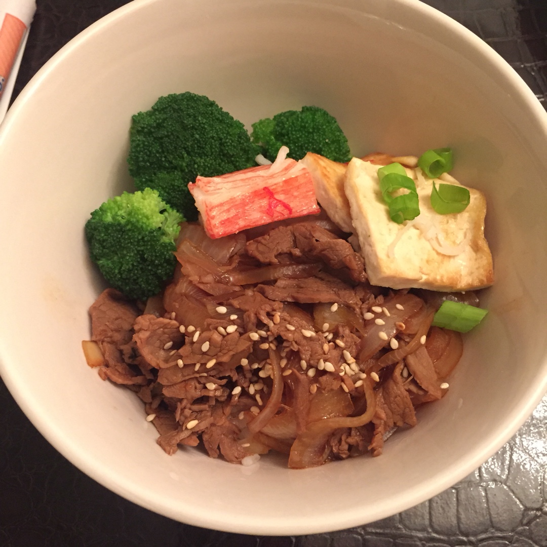 洋葱肥牛饭